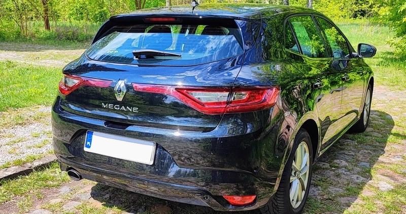 Renault Megane cena 51000 przebieg: 63000, rok produkcji 2017 z Warszawa małe 631